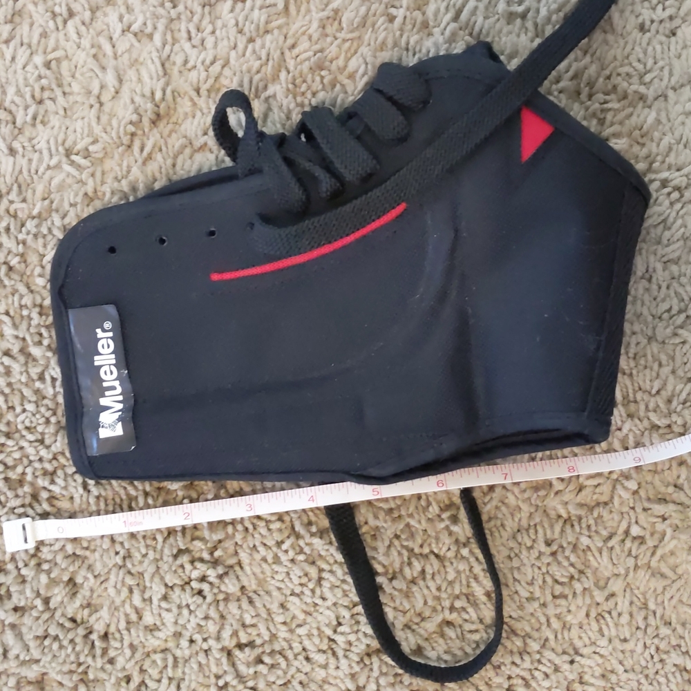 Mueller Ankle Brace - Support for Weak Ankles, Recovery